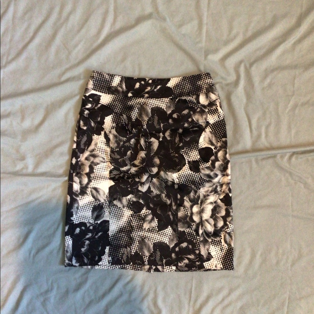 Forever 21 Black and white pencil skirt